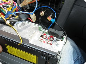 Rückseite vom Pioneer DEH-P55BT: Antennenanschluss