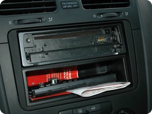 1-DIN-Radio mit Ablagefach im Golf V
