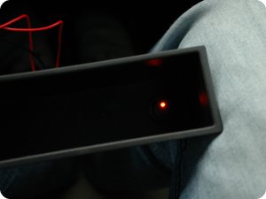 Kleiner Schalter mit roter LED in der Ablage